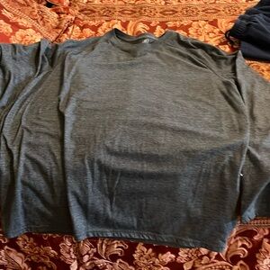 Men’s George gray long sleeve t-shirt XL in great condition